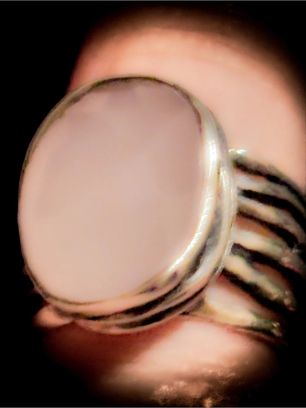 Retired Silpada Faceted Pink Rose Glass R1851, Set in 925, Wide Band Shank